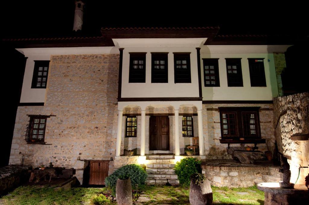 Vergoula'S Mansion Касторія Екстер'єр фото